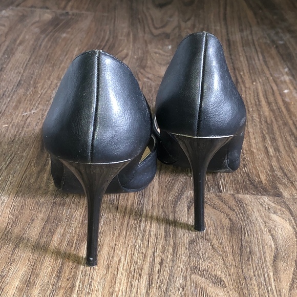 Black heels - Picture 2 of 2